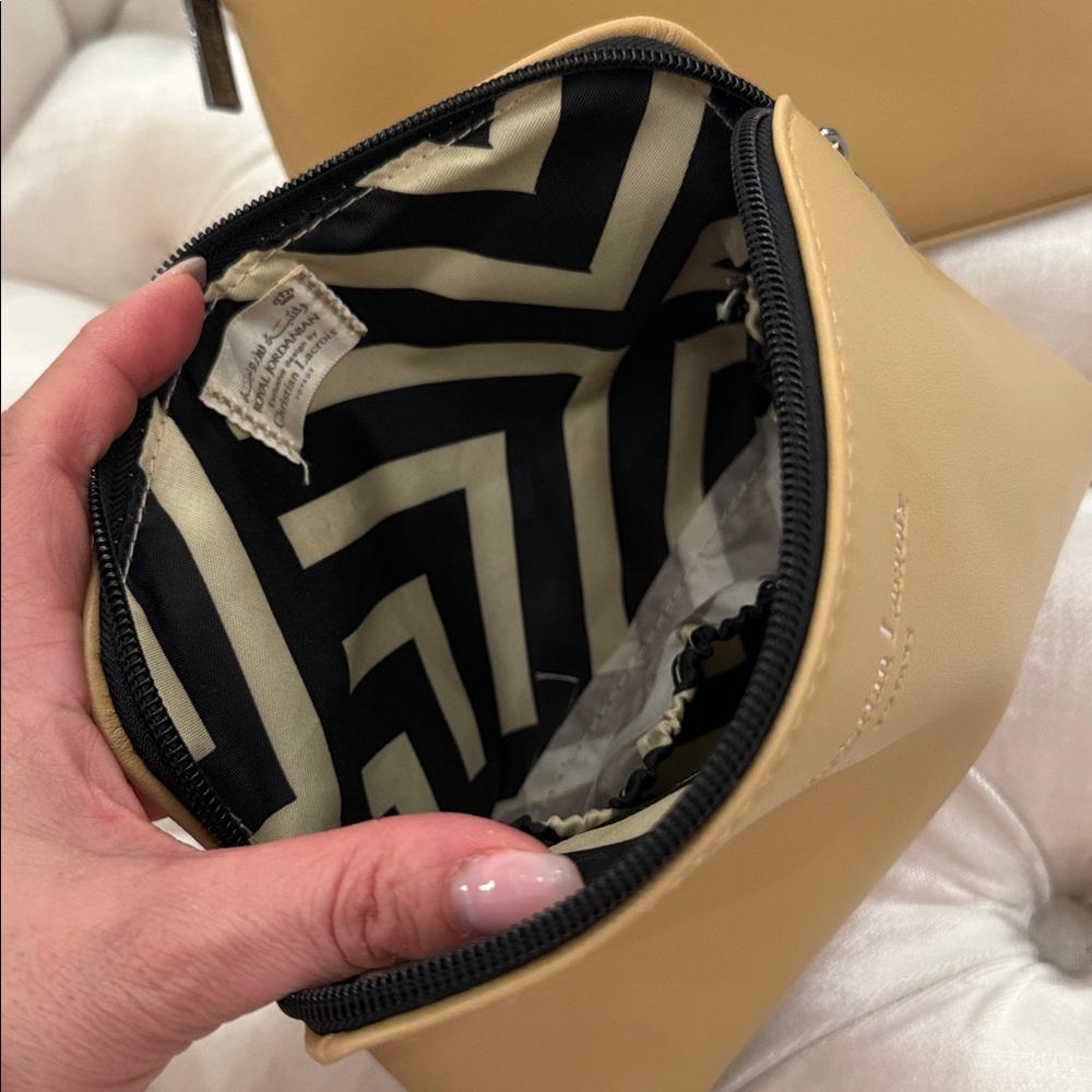 NWOT Christian Lacroix Designer Toiletry Bag - Picture 10 of 11